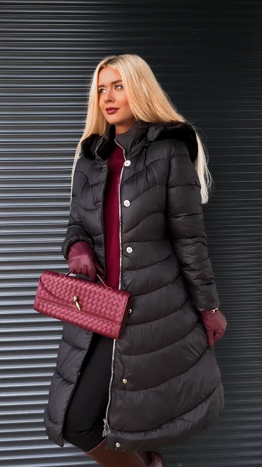 Ekskluzywny rozkloszowany płaszcz CZARNY - R196