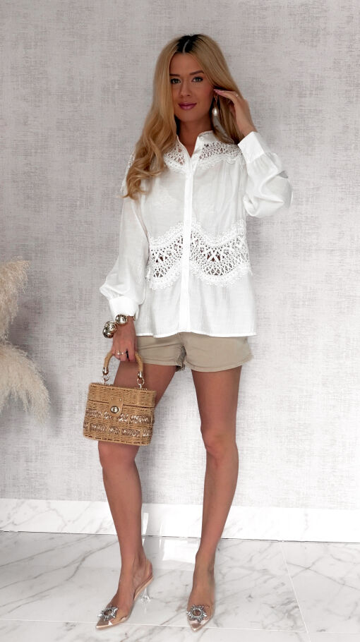 Elegancka biała koszula łączona z modną gipiurą ONE SIZE - S025