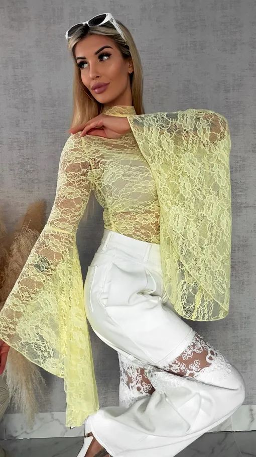 Żółta koronkowa bluzka z modnymi szerokimi rękawami ONE SIZE - R682