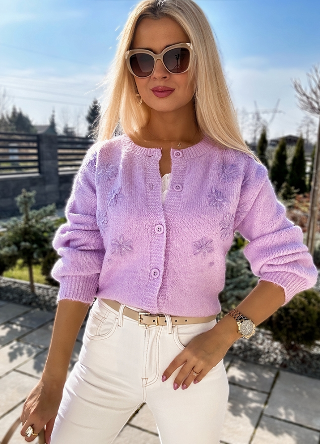 Ekskluzywny liliowy sweterek w delikatne kwiaty - M735