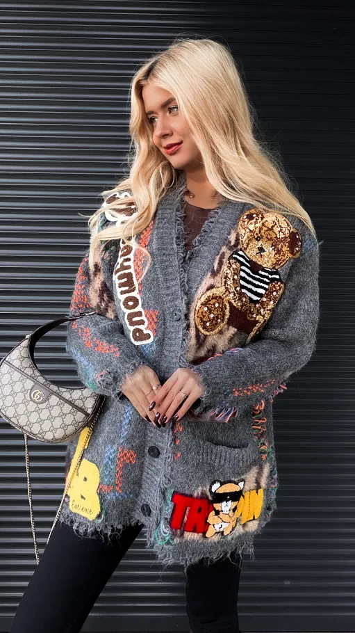 Jesienny PREMIUM sweter z kolorowymi naszywkami ONE SIZE szary - R301A