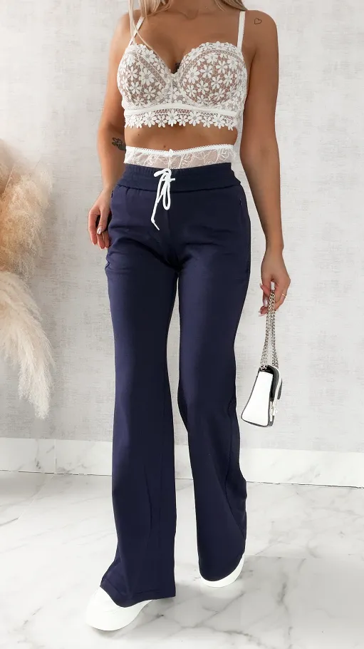 Bawełniane spodnie dresowe z koronkowym pasem GRANATOWE - R468A