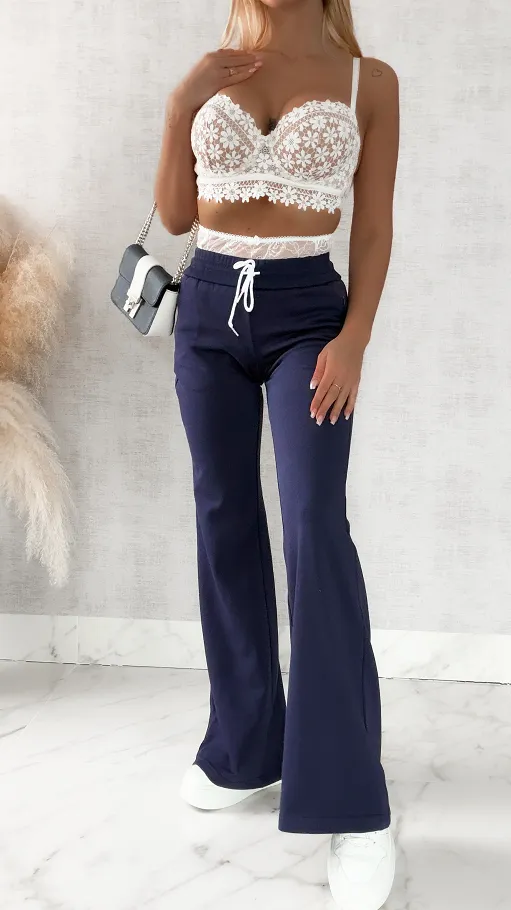 Bawełniane spodnie dresowe z koronkowym pasem GRANATOWE - R468A