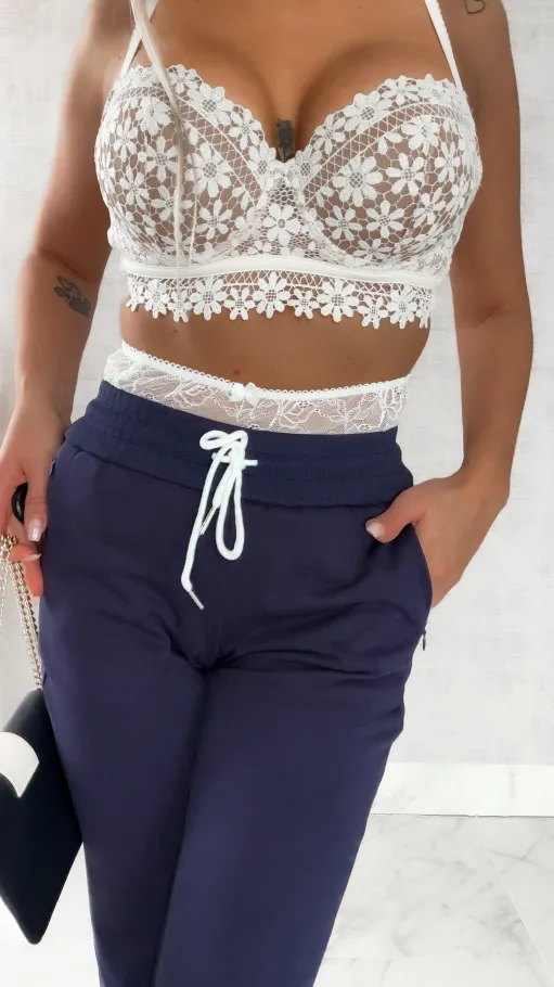 Bawełniane spodnie dresowe z koronkowym pasem GRANATOWE - R468A