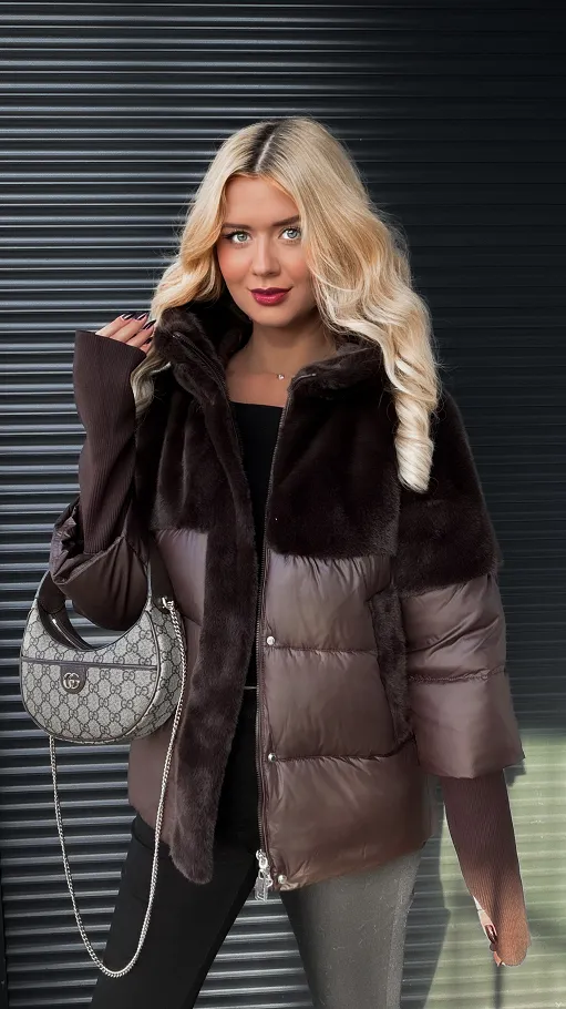 Niesamowita czekoladowa kurtka z futerkiem i ściąganymi rękawami - R310