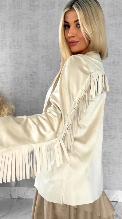 Oryginalna zamszowa narzutka z frędzlami ONE SIZE jasny beż - R519A