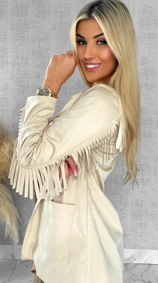 Oryginalna zamszowa narzutka z frędzlami ONE SIZE jasny beż - R519A