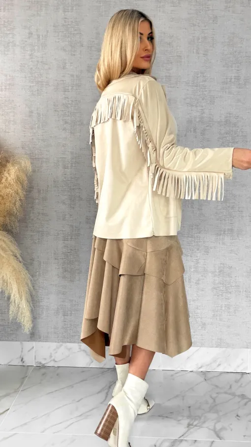 Oryginalna zamszowa narzutka z frędzlami ONE SIZE jasny beż - R519A