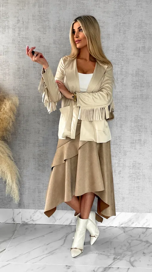 Oryginalna zamszowa narzutka z frędzlami ONE SIZE jasny beż - R519A