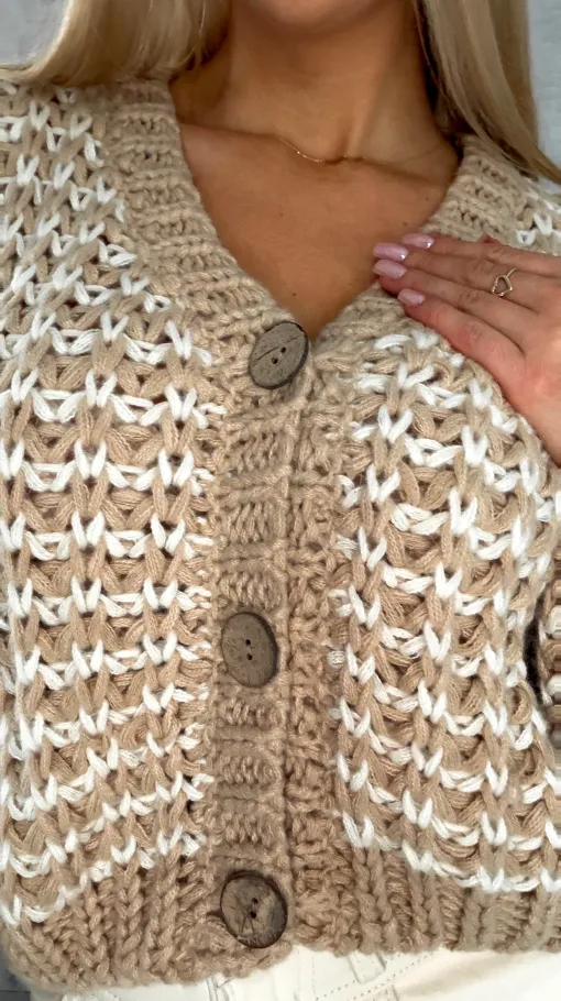 Luźny sweter grubo pleciony zapinany na guziki ONE SIZE - R428