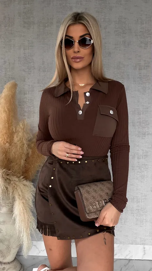 Bawełniana czekoladowa bluzka w prążki z kieszonką - N998B