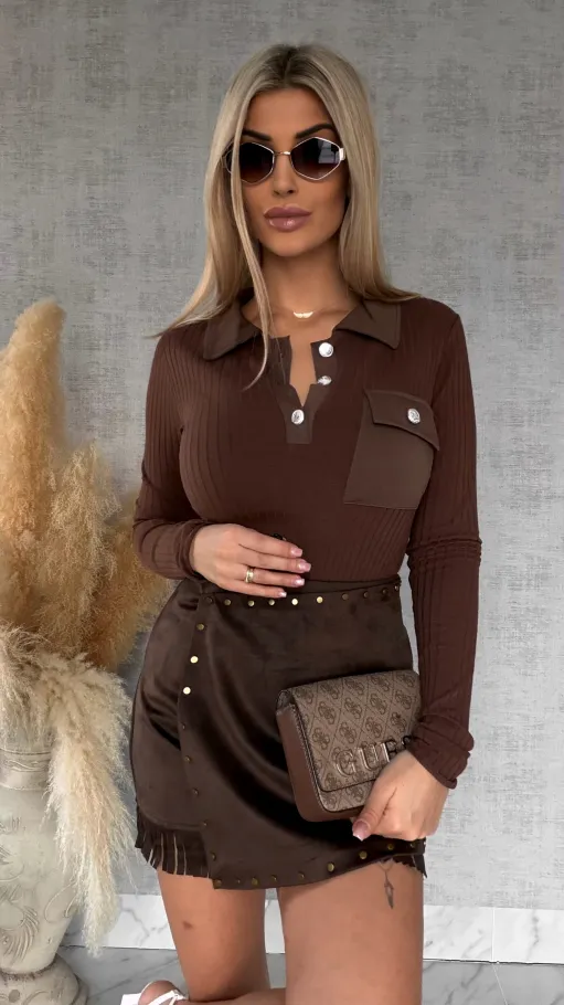 Bawełniana czekoladowa bluzka w prążki z kieszonką - N998B