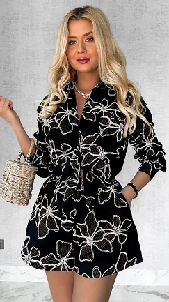 Czarny bawełniany komplet zdobiony haftowanymi kwiatami ONE SIZE - P486A