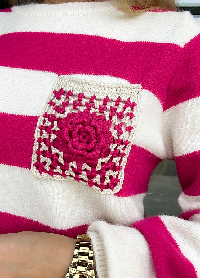 Cudowny sweterek w modne pasy z kieszonką PINK - M628A