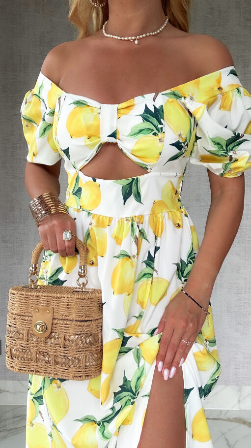Biała sukienka w cytryny z modnym dekoltem - P742A