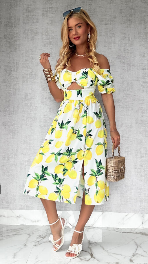 Biała sukienka w cytryny z modnym dekoltem - P742A