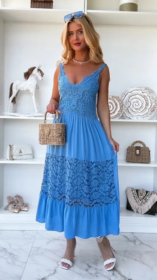 Lekka letnia sukienka z wiskozy w niebieskim kolorze ONE SIZE - P836A