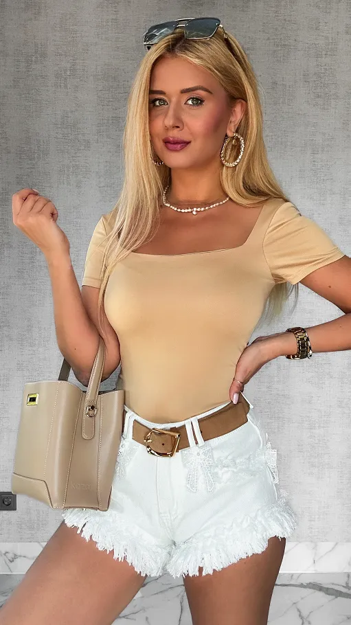 Elastyczna gładka bluzka BODY z pięknym dekoltem ONE SIZE beż - P748
