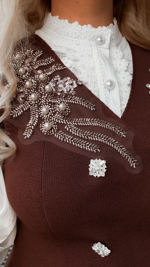 Elegancka dzianinowa kamizelka zapiana na butony ONE SIZE brązowa - R371A