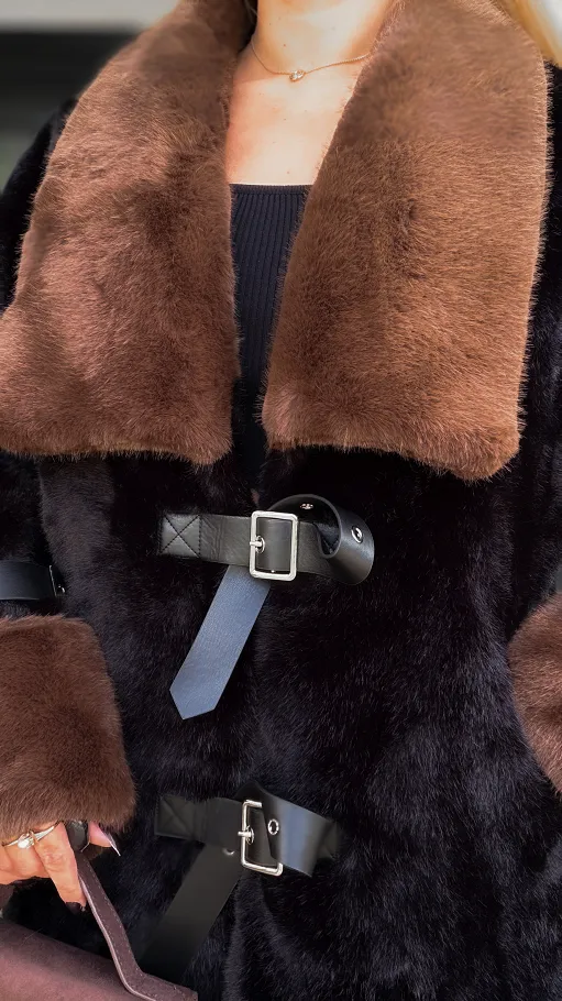 Oryginalne czarne futro OVERSIZE zapinane na paski - R119