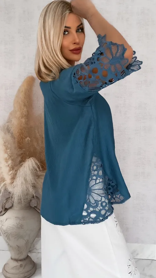 Idealna wiosenna koszula zdobiona koronką ONE SIZE navy - R885