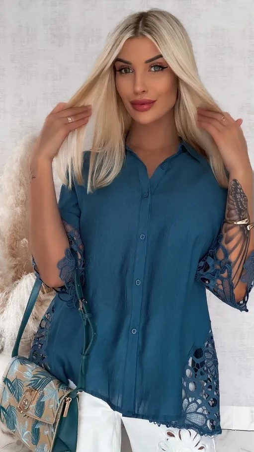 Idealna wiosenna koszula zdobiona koronką ONE SIZE navy - R885