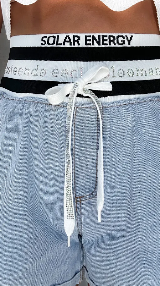 Modne szorty jeansowe z szerokim ozdobnym pasem BLUE JEANS - P770