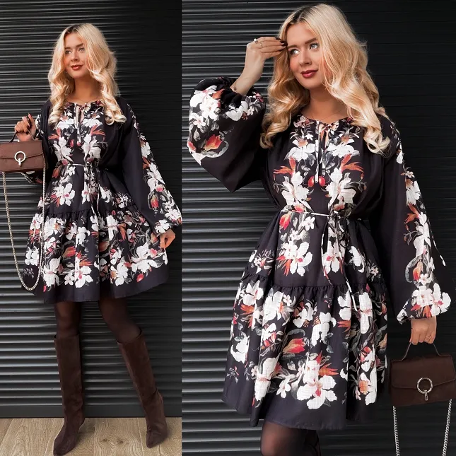 Czarna bawełniana sukienka w kwiaty z wiązanym dekoltem OVERSIZE - R161