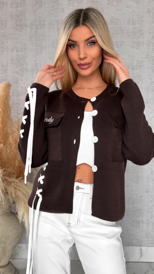 Bawełniany sweter w stylu katany zapinany na guziki ONE SIZE czekolada - R623B