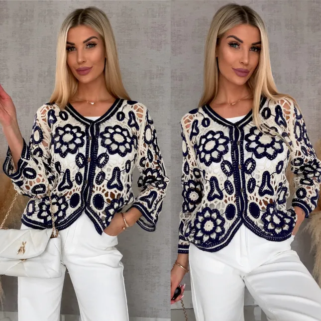 Ażurowy szydełkowy sweter zapinany na guziki ONE SIZE - R658