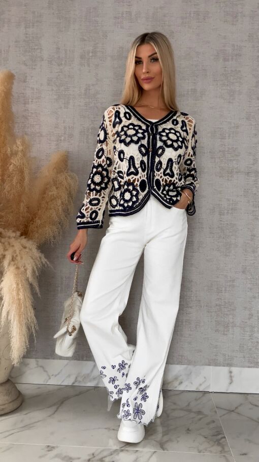 Ażurowy szydełkowy sweter zapinany na guziki ONE SIZE - R658