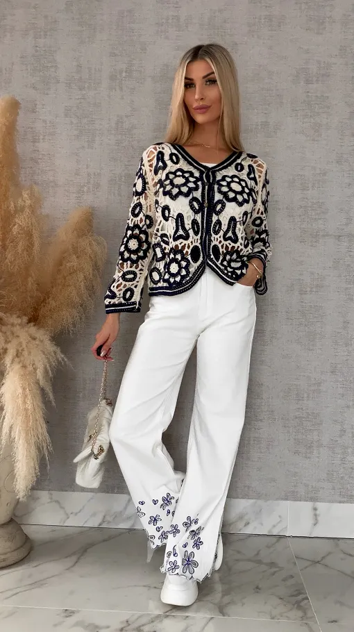 Ażurowy szydełkowy sweter zapinany na guziki ONE SIZE - R658