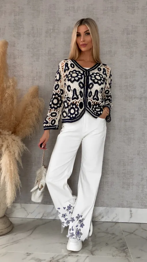 Ażurowy szydełkowy sweter zapinany na guziki ONE SIZE - R658