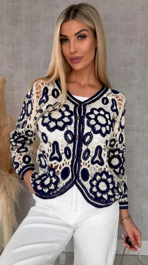 Ażurowy szydełkowy sweter zapinany na guziki ONE SIZE - R658