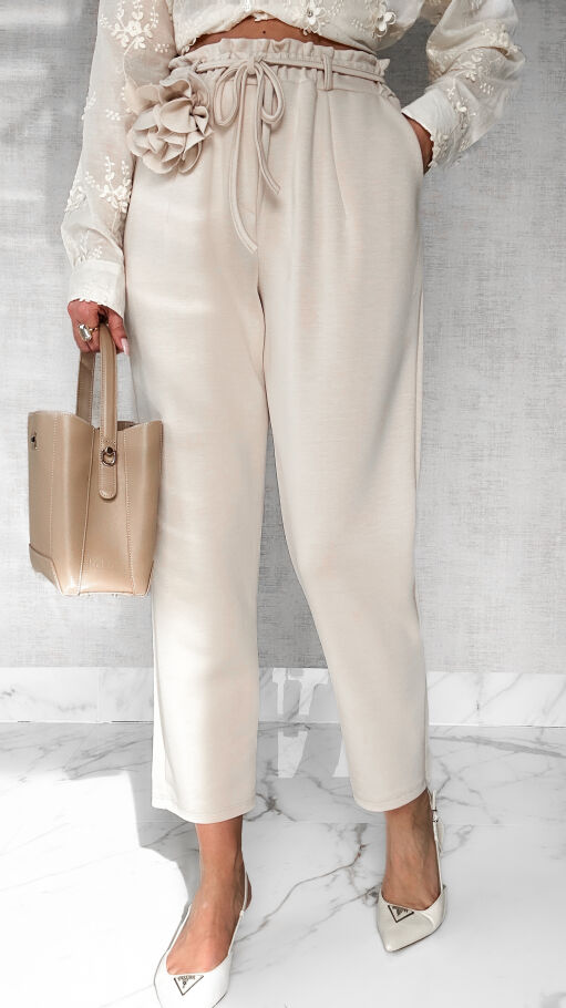 Wygodne spodnie z wiskozy z kwiatkiem JASNY BEŻ one size - P142B