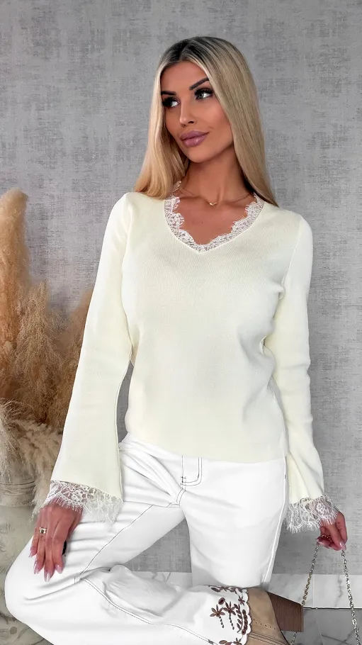 Wiosenna dzianinowy bluzka z koronką i dzwonami ONE SIZE ecru - R681A