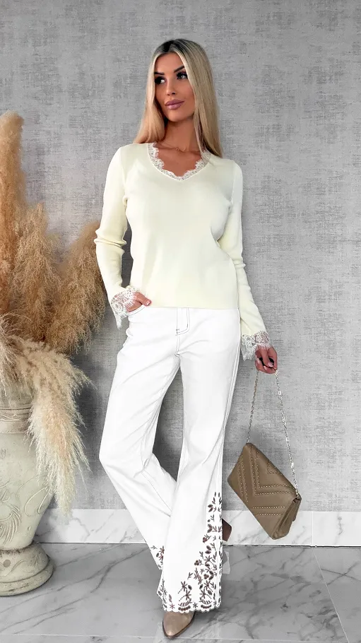 Wiosenna dzianinowy bluzka z koronką i dzwonami ONE SIZE ecru - R681A