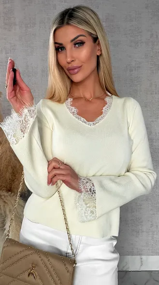 Wiosenna dzianinowy bluzka z koronką i dzwonami ONE SIZE ecru - R681A