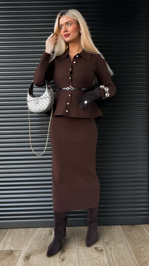 Klasyczny elegancki komplet dzianinowy sweter + spódnica ONE SIZE czekolada - R325