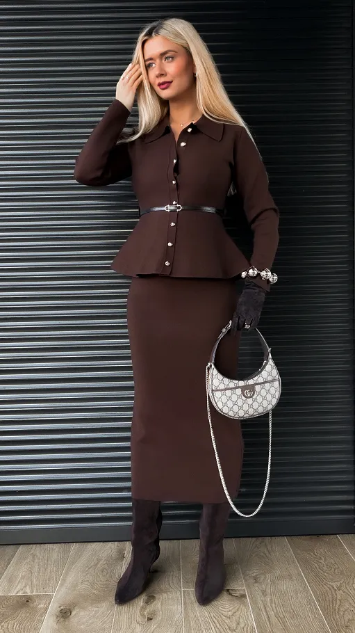 Klasyczny elegancki komplet dzianinowy sweter + spódnica ONE SIZE czekolada - R325