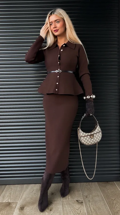 Klasyczny elegancki komplet dzianinowy sweter + spódnica ONE SIZE czekolada - R325