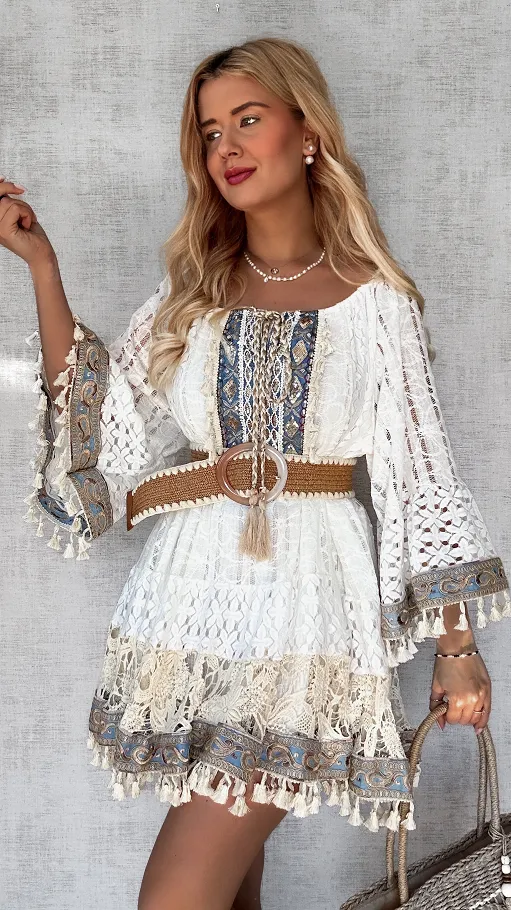 Modna biała BOHO sukienka z niebieskimi dodatkami ONE SIZE - P689