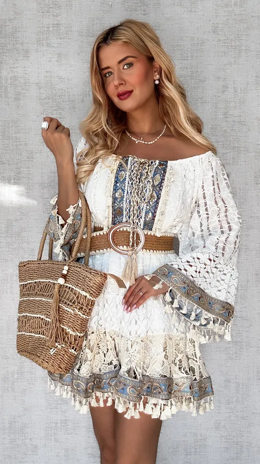 Modna biała BOHO sukienka z niebieskimi dodatkami ONE SIZE - P689