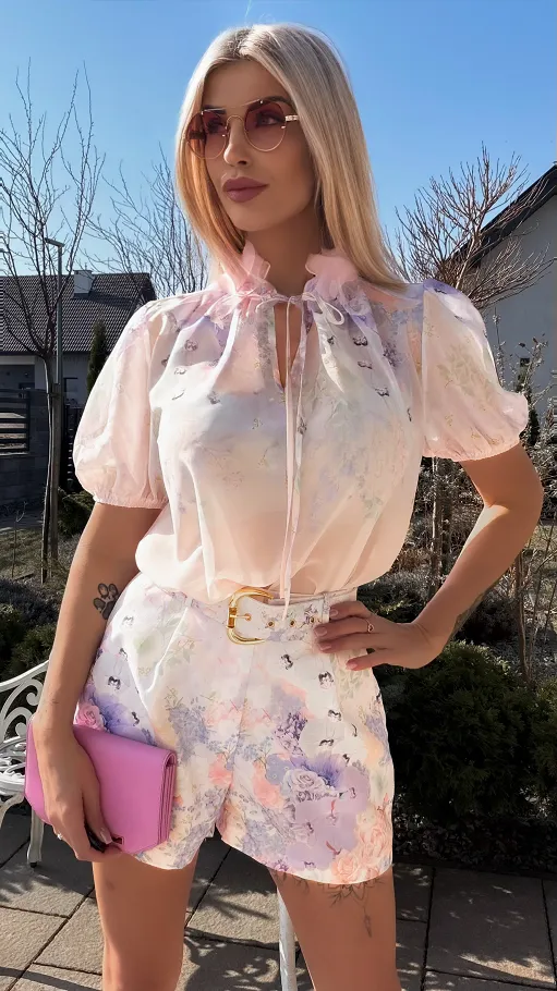 Oryginalny fioletowy komplet w kwiaty bluzka mgiełka + spodenki - R787