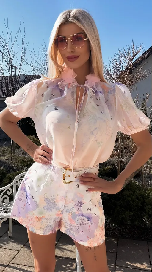 Oryginalny fioletowy komplet w kwiaty bluzka mgiełka + spodenki - R787