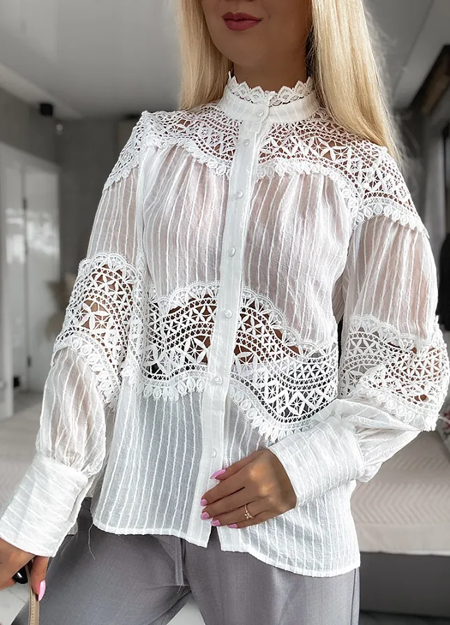 Elegancka bluzka koszulowa z koronką BIAŁA - M912