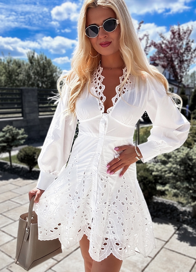 Bawełniana elegancka biała sukienka z cudownym dekoltem - N211
