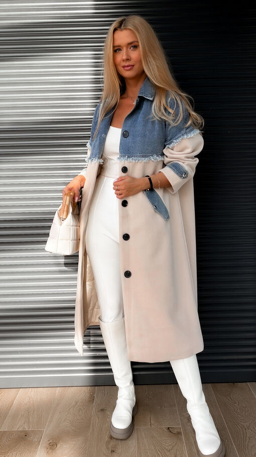 Stylowy długi płaszcz z flauszu łączony z jeansem ONE SIZE beżowy - S451