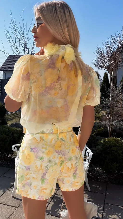 Oryginalny żółty komplet w kwiaty bluzka mgiełka + spodenki - R787A