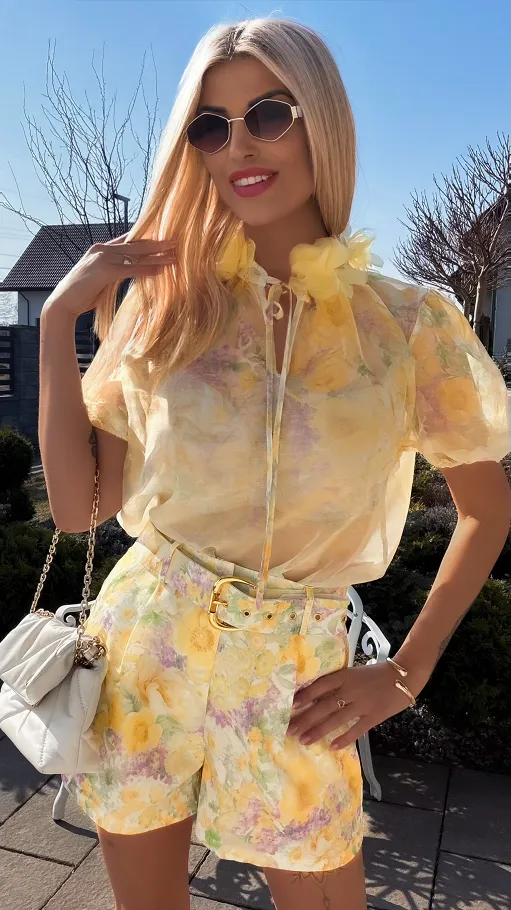 Oryginalny żółty komplet w kwiaty bluzka mgiełka + spodenki - R787A
